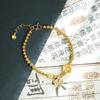 Popular Pulseira Espiral para Mulheres, Joia Auspiciosa de Liga de Cobre Que Não Desbota Facilmente, Pulseira de Ouro de Areia Vietnamita com Trevo de Quatro Folhas, Método Antigo