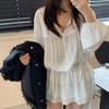 Vestido Camisa Corto con Encaje, Cuello en V, Cordones en la Cintura y Volantes para Mujer de Dongdaemun, Corea del Sur