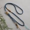 Collar de Cuerda con Lazo de Flor de Durazno Tejido a Mano Cuerda de Ocho Hilos Colgante Lateral Cruzado Cordón Colgante de Buda Dorado