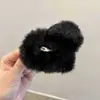 Pinza para el Cabello de Peluche con Forma de Corazón para Otoño e Invierno, Pinza para el Cabello para Mujeres, Pinza Tiburón Peluda de Alta Gama 1