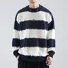 Novo Suéter Listrado para Homens, Outono e Inverno, Estilo Solto e Casual, Marca da Moda, Camisa Base de Tricô com Gola Redonda e Manga Longa para Casal, Moda Masculina da Moda