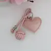 Llavero Colgante de Algodón Relleno de Corazón de PU Dibujado Colgante de Bolso de Bola Tejida Accesorios Colgantes para Llave de Coche Cadena Colgante para Funda de Teléfono Móvil