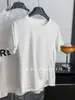 Nova coleção de verão e outono de 2026: Camiseta feminina de cor sólida, de alta qualidade, elegante, retrô, slim fit, estilosa e que rejuvenesce, de manga curta