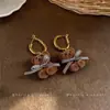 Pendientes Colgantes de Oso de Resina Francesa Moda Simple Lujo Ligero Sensación de Alta Gama Collar Otoño Invierno Conjunto de Joyería Versátil para Mujer