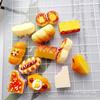 Comida de simulación y pan de juego postre accesorios de resina hechos a mano DIY carcasa de teléfono móvil pasador de pelo hebilla de zapato colgante de llavero para taza de agua