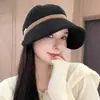 Nueva Gorra de Pana Otoño e Invierno Pico de Pato para Mujer Moda Versátil Elegante Adelgazante Facial Tendencia Retro Ecuestre Pescador Venta al por Mayor