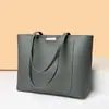 Exportação Transfronteiriça para Europa e América Nova Grande Moda Couro Macio Bolsa de Ombro Feminina Versátil para Meia-Idade Bolsa Tote