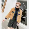 9258 Daaimaiyiyuan 2025 Primavera Nova Jaqueta Curta Jeans Patchwork Gola Lapela Manga Longa Shorts de Couro Moda Feminina
