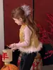 Camiseta base con volantes estilo coreano para niña para Otoño e Invierno 2025 Nuevo top de punto engrosado de cuello semi-alto para niños