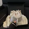Bolso Cruzado Tipo Cubeta con Cordón, Estilo Nuevo 2025 Inspirado en Qipao, Tachonado con Perlas, Moderno, Gran Capacidad