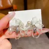 Pendientes de Flor Hechos a Mano con Perlas, Lujo Ligero y Modernos, Pendientes de Temperamento de Alta Moda, Pendientes Versátiles para el Trabajo para Mujer