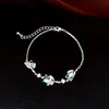 Pulseira com Pingente de Borboleta Cravejada com Zircônia Banhada a Ouro Real Diamante Pulseira de Luxo Leve Toque de Alto Padrão Joia de Mão Exquisita para Mulheres