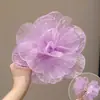 Pinza de garra de flor de malla extragrande para mujer, pinza de tiburón de camelia suave y elegante para realzar el volumen del cabello en la parte posterior de la cabeza