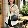 Bolso pequeño práctico de tres capas para mujer transfronterizo, bolso cruzado para mujer estilo coreano, moderno y versátil, adecuado para mujeres de mediana edad y mayores, disponible para envío directo