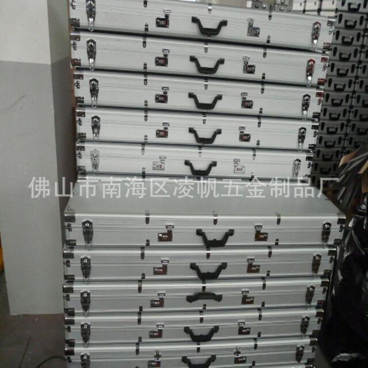 箱扣安装图片