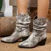 2026 Inverno Novo Tamanho Europeu Comércio Exterior Sapatos Femininos Estilo Retrô Cabedal Plissado Salto Grosso Bico Fino Superfície de Couro Botas de Cavaleiro Femininas