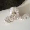 Presilha de Cabelo de Pelúcia Listrada Outono/Inverno para Mulheres, Presilha Grande de Tubarão para Penteado na Nuca, Acessório de Cabelo Elegante