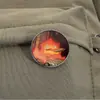Broche de Chama de Anime Japonês Emblema de Metal Acessórios de Roupa Alfinete de Lapela Padrão Geométrico Redondo Fábrica Atacado