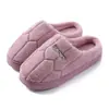 Pantuflas de Algodón para Mujer en Invierno Suela Gruesa Estilo Pareja Lindo Estilo Coreano Dormitorio Estudiantil Hogar Antideslizantes Interiores Pantuflas de Felpa para Hombre