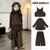 Conjunto de otoño para niñas, un conjunto de tres piezas al estilo Maillard, nuevo conjunto coreano de 2026 con chaleco y pantalones de pierna ancha, moderno y a la moda para niñas mayores