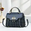 2025 Nova Bolsa de Mão de Textura de Moda de Luxo Leve Popular Leve de Ombro Único Transversal Pequena Bolsa Quadrada Transfronteiriça