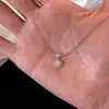Collar de Cubo de Azúcar con Nudo de Cuerda para Mujer, Simple y Versátil, Lujo Ligero, Nicho, Diseño de Moda de Alta Gama, Colgante Cuadrado, Cadena para Clavícula