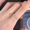 Anillo de Plata de Ley s925 Forma de Gota de Agua para Mujer Lujo Ligero Vintage Brillo Circonita Exquisito Moderno Versátil Diseño de Nicho Sensación de Alta Gama Anillo para el Dedo