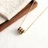 Colar Elegante e Versátil de Argila com Strass e Números Romanos em Estilo Coreano, Novo Modelo, Aço Titânio, Alta Qualidade, Colar que Preserva a Cor para Mulheres