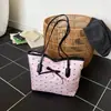 Bolsa de Gran Capacidad para el Trabajo y los Viajes Diarios para Mujeres 2025 Nueva Moda Bolso Tote de Lunares Versátil y Elegante Bolso de Hombro Único