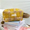 Bolso de mano de felpa a cuadros con ambiente de otoño e invierno, bolsa de almacenamiento portátil, bolsa organizadora portátil de gran capacidad para cuidado de la piel y maquillaje