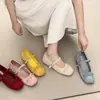 Sapatos Femininos de Veludo Francês com Salto Escondido Baixo Estilo Novo Verão 2026 com Saias Elegante Suave Estilo Sapatos de Ballet para Festas