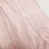 Nuevo tejido de gasa con rayas en relieve dorado y líneas geométricas, adecuado para decoraciones de bodas, cortinas, accesorios y materiales de confección.