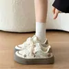 2026 Novo Estilo Celebridade da Internet Primavera/Outono Solado Grosso Superfície Macia Confortável Antiderrapante Resistente ao Desgaste Cadarço Esportivo Sapatos Individuais
