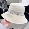 Sombrero de Pescador Ligero y Transpirable Estilo Japonés de Papel Washi para Mujer, Sombrero de Cubo Decorativo de Cadena de Perlas para Verano, Sombrero de Punto con Protección Solar de Moda