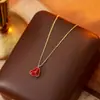Colar Corrente Clavícula com Pingente Coração em Ágata Natural Borgonha Estilo Francês para Mulheres, Colar de Temperamento Moda de Luxo Leve de Alta Qualidade