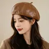 Boina Nueva de Piel 2026 para Mujer, Gorra Casual Retro Británica de Artista, Gorra de Periódico de Moda Versátil de Gama Alta