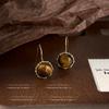 Aretes Maillard Color Café Francés para Mujer, Aretes Simples y Modernos Retro de Piedra Ojo de Tigre, Aretes Nicho de Alta Gama para Mujer
