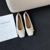 Sapatos delicados estilo fada para mulheres 2024 primavera novo laço bico quadrado sapatos baixos prata boca rasa sapatos de ervilha