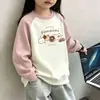 Camada base feminina com forro de fleece para outono e inverno, novo estilo 2026, gola redonda, moletom quente, blusa de manga longa raglan com blocos de cor para crianças mais velhas