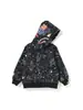 Moletom com zíper e capuz infantil para primavera e outono, camuflado, design de tubarão de desenho animado, cardigã casual para meninos e meninas