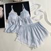 Nuevo Estilo de Verano Conjunto de Pijama de Tirantes para Mujer con Tirantes y Pantalones Cortos de Seda Hielo con Relieve Plateado, Cómodo Conjunto de Dos Piezas para Dormir en Casa
