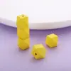 Venta al por mayor de fábrica cuentas octogonales de colores cuentas octogonales de madera cuentas geométricas de colores cuentas multiángulo cuentas de madera cuentas sueltas al por mayor