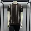 Camiseta de Punto de Manga Corta para Hombre, Seda de Hielo, Textura de Raya Vertical de Verano, Corte Ajustado, Estilo Old Money, Negocios, Venta al por Mayor de Fábrica Transfronteriza