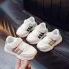 Tenis para niños otoño 2024 nuevo estilo zapatos Forrest Gump zapatos casuales para niñas zapatos para correr ligeros y transpirables para bebés