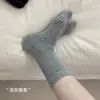 Meias femininas de outono e inverno estilo coreano, cor sólida, com separador de dedos, casuais e versáteis, sapatos com separador de dedos (dedo do pé de porco), meias listradas sem costura estilo japonês, com dois dedos