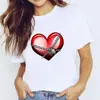 Camiseta Feminina Manga Curta Gola O com Zíper e Estampa de Coração Lo