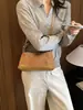 Nova Bolsa de Ombro para Mulheres 2026, Textura de Camurça de Nicho, Bolsa de Ombro Versátil para o Dia a Dia, Bolsa Transversal Simples Exquisita e Fashion
