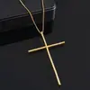 Collar con colgante de cruz de circón europeo y americano con diseño único, cadena para la clavícula moderna y exquisita, joyería de lujo ligero y de alta gama