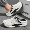 Sandalias perforadas para hombre 2026 nuevo modelo popular, de suela gruesa, resistentes al olor, para playa y exterior, antideslizantes, de punta cerrada, pantuflas de hombre para pareja