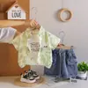 Conjunto de Verano para Niños 2026 Nueva Moda Veraniega Ropa Elegante Infantil Tie-Dye Estilo Japonés Manga Corta Conjunto de Tres Piezas